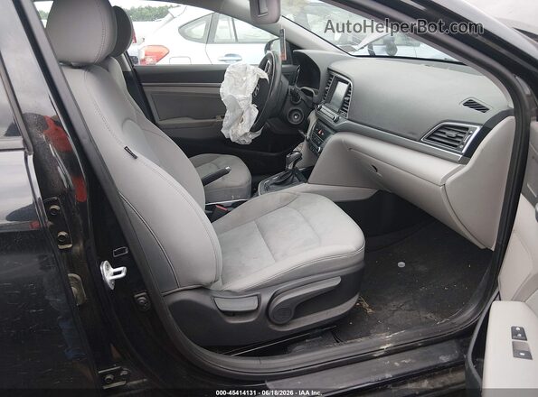5NPD84LF2HH002977 2017 HYUNDAI ELANTRA Black Widok wnętrza z przodu