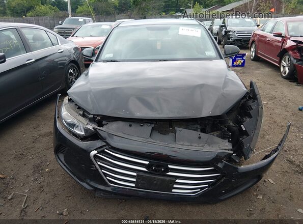 5NPD84LF2HH002977 2017 HYUNDAI ELANTRA Black Widok z przodu