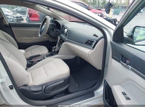 5NPD84LF2HH014062 2017 HYUNDAI ELANTRA Champagne Вид салону спереду