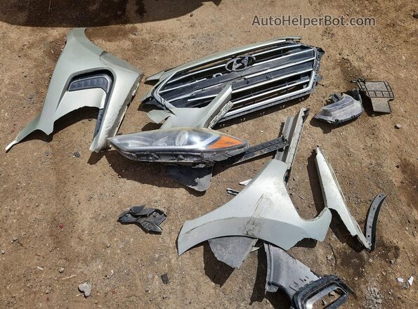 5NPD84LF2HH016300 2017 HYUNDAI ELANTRA Зеленый Вид подкапотного пространства