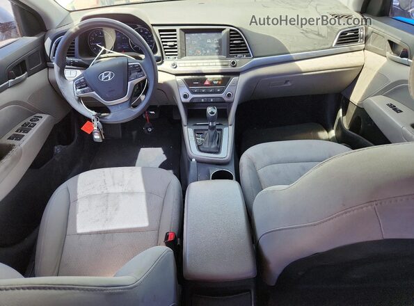 5NPD84LF2HH024140 2017 HYUNDAI ELANTRA Серебряный Вид панели приборов
