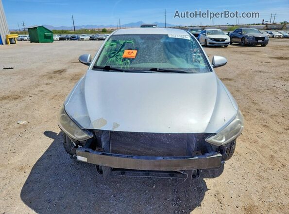 5NPD84LF2HH024140 2017 HYUNDAI ELANTRA Серебряный Вид спереди