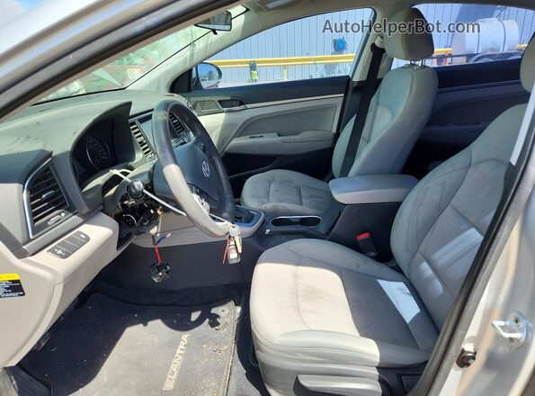 5NPD84LF2HH024140 2017 HYUNDAI ELANTRA Серебряный Вид салона спереди
