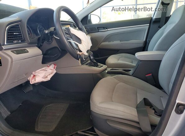 5NPD84LF2HH083561 2017 HYUNDAI ELANTRA Серебряный Вид салона спереди
