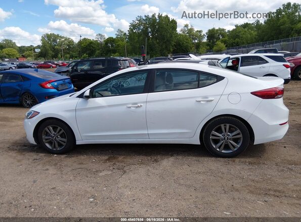 5NPD84LF2HH182512 2017 HYUNDAI ELANTRA White 