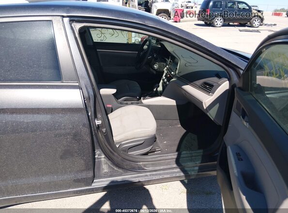 5NPD84LF2LH564435 2020 HYUNDAI ELANTRA Черный Вид салона спереди