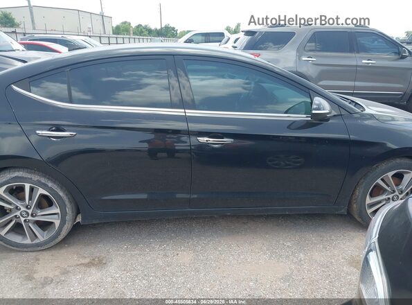 5NPD84LF3HH003877 2017 HYUNDAI ELANTRA Черный Вид задней части салона