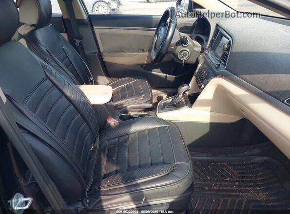 5NPD84LF3HH051010 2017 HYUNDAI ELANTRA Black Front interior view