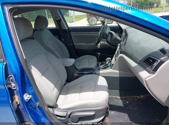 5NPD84LF3HH064680 2017 HYUNDAI ELANTRA Blue Vista interior delantera