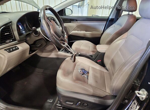 5NPD84LF3HH067465 2017 HYUNDAI ELANTRA Black Vista interior delantera