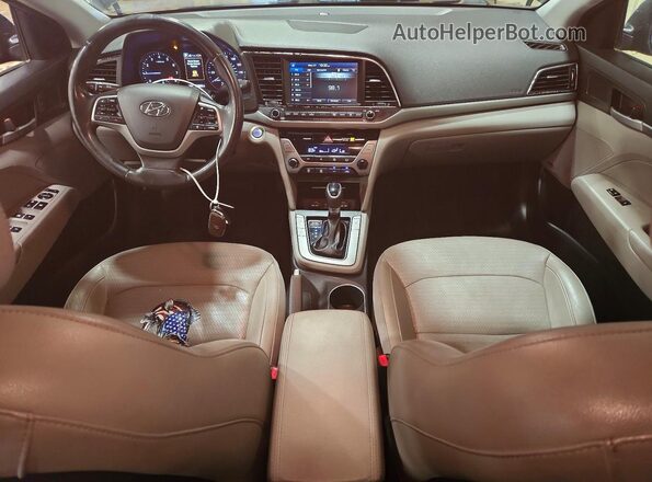 5NPD84LF3HH067465 2017 HYUNDAI ELANTRA Black Vista del salpicadero