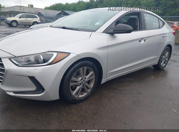 5NPD84LF3HH120648 2017 HYUNDAI ELANTRA Silver Widok z przodu