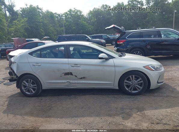 5NPD84LF3HH120763 2017 HYUNDAI ELANTRA Beige Вид задньої частини салону