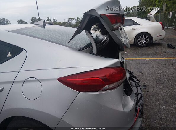 5NPD84LF3HH157909 2017 HYUNDAI ELANTRA Gray Вид спереду