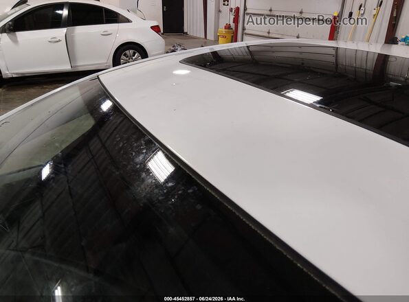 5NPD84LF3HH186181 2017 HYUNDAI ELANTRA Белый Вид спереди
