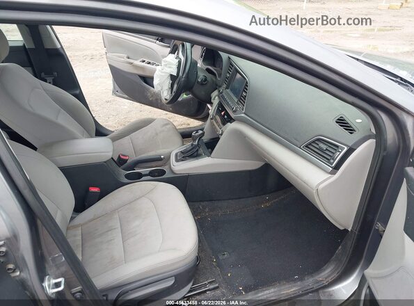 5NPD84LF3JH335968 2018 HYUNDAI ELANTRA Gray Вид салону спереду