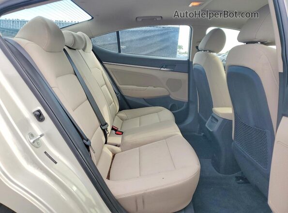 5NPD84LF3JH375175 2018 HYUNDAI ELANTRA Cream Widok tylnych siedzeń