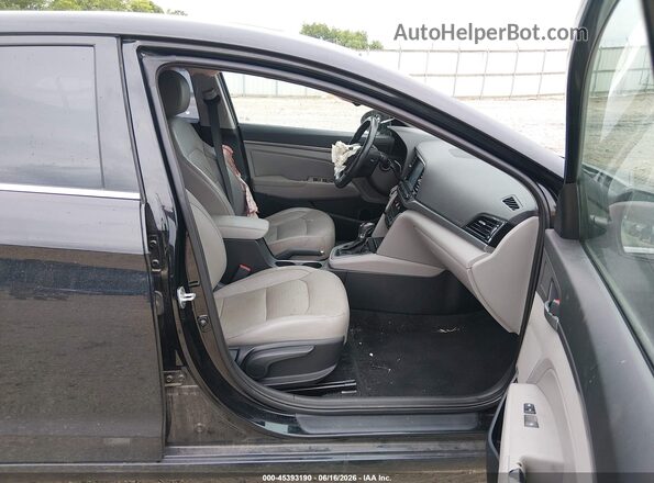 5NPD84LF4HH042364 2017 HYUNDAI ELANTRA Black Vista interior delantera
