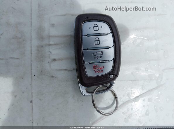 5NPD84LF4HH083397 2017 HYUNDAI ELANTRA Красный Вид панели приборов