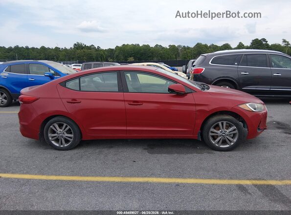 5NPD84LF4HH123137 2017 HYUNDAI ELANTRA Red Widok wnętrza z tyłu
