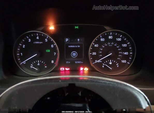 5NPD84LF4HH173858 2017 HYUNDAI ELANTRA Red Вид задніх сидінь