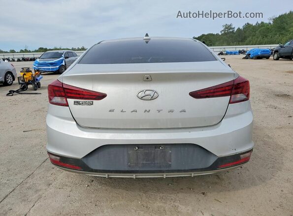 5NPD84LF4KH431383 2019 HYUNDAI ELANTRA Серебряный Вид сзади