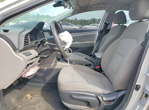 5NPD84LF4KH431383 2019 HYUNDAI ELANTRA Серебряный Вид салона спереди
