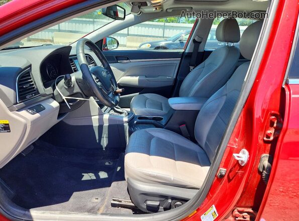 5NPD84LF5HH037125 2017 HYUNDAI ELANTRA Красный Вид салона спереди
