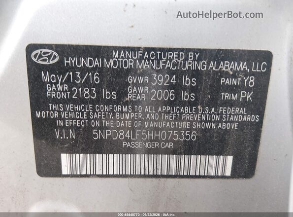 5NPD84LF5HH075356 2017 HYUNDAI ELANTRA Silver Widok komory silnika