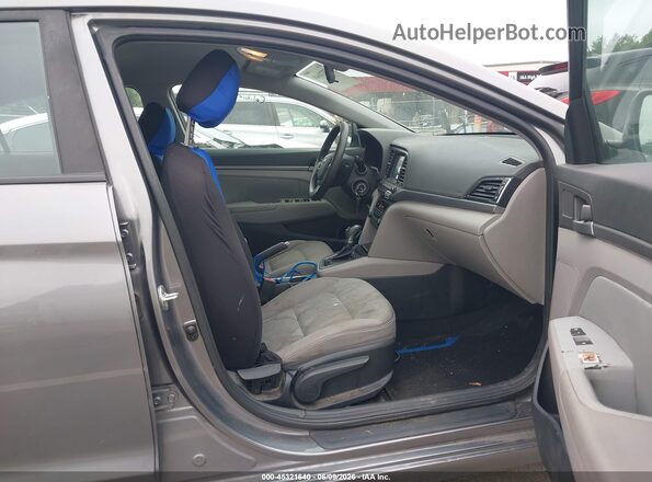 5NPD84LF5JH241848 2018 HYUNDAI ELANTRA Gray Front interior view