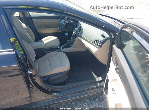 5NPD84LF5JH269438 2018 HYUNDAI ELANTRA Black Widok wnętrza z przodu