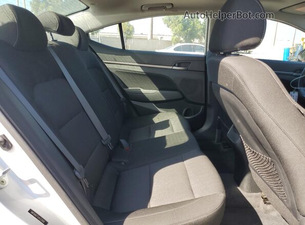 5NPD84LF5JH333686 2018 HYUNDAI ELANTRA Silver Widok tylnych siedzeń