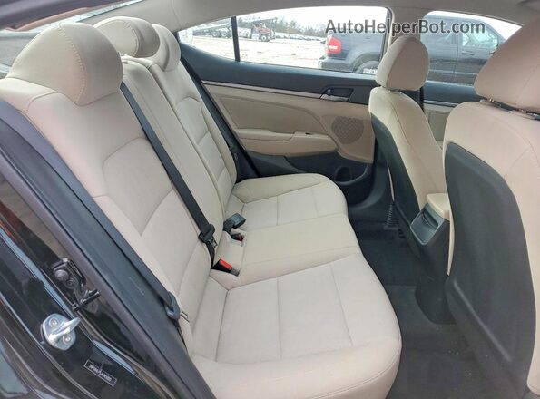 5NPD84LF5JH345000 2018 HYUNDAI ELANTRA Black Вид задніх сидінь