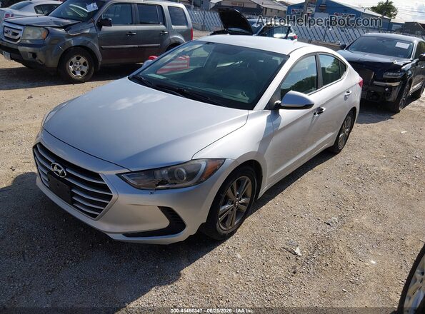 5NPD84LF5JH368826 2018 HYUNDAI ELANTRA Silver Vista tres cuartos delantera izquierda