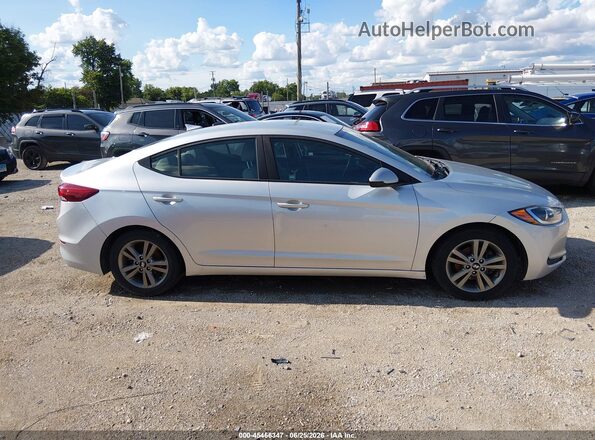 5NPD84LF5JH368826 2018 HYUNDAI ELANTRA Silver Vista interior trasera