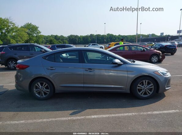 5NPD84LF5JH381589 2018 HYUNDAI ELANTRA Gray Widok wnętrza z tyłu