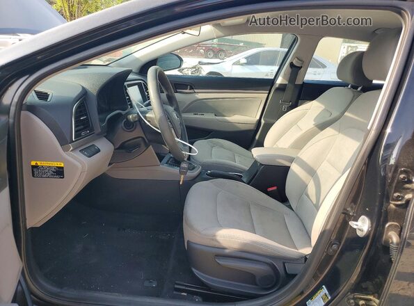 5NPD84LF6HH000617 2017 HYUNDAI ELANTRA Black Widok wnętrza z przodu