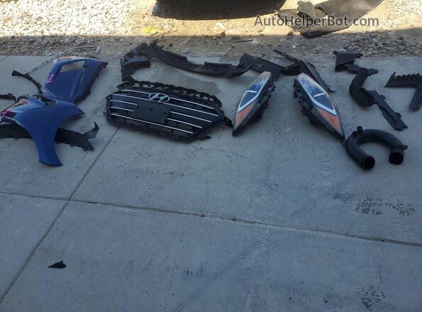5NPD84LF6HH115542 2017 HYUNDAI ELANTRA Blue Engine compartment view