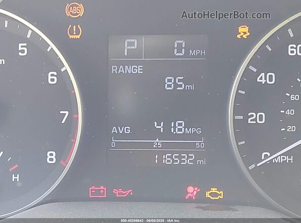 5NPD84LF6HH116481 2017 HYUNDAI ELANTRA White 