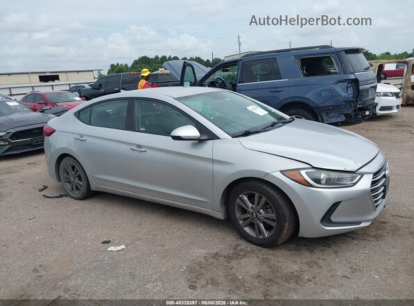 5NPD84LF6JH246525 2018 HYUNDAI ELANTRA Silver Rear interior view
