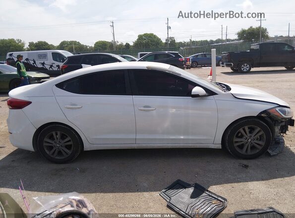 5NPD84LF6JH246945 2018 HYUNDAI ELANTRA White Vista interior trasera