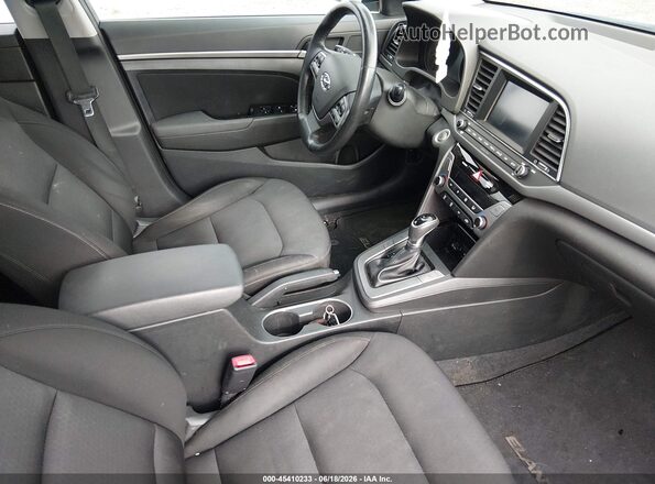 5NPD84LF6JH250316 2018 HYUNDAI ELANTRA Gray Вид салону спереду