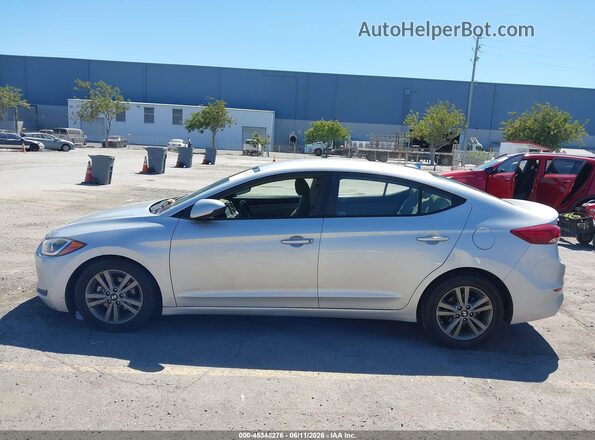 5NPD84LF6JH261834 2018 HYUNDAI ELANTRA Серебряный Вид задней части салона