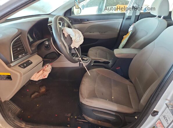 5NPD84LF6JH309638 2018 HYUNDAI ELANTRA Серебряный Вид салона спереди