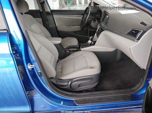 5NPD84LF6JH358175 2018 HYUNDAI ELANTRA Blue Вид салону спереду