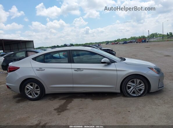 5NPD84LF6KH469553 2019 HYUNDAI ELANTRA Серебряный Вид задней части салона