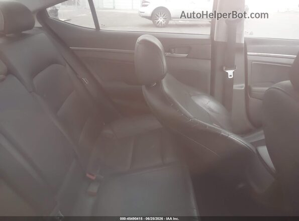 5NPD84LF7HH011710 2017 HYUNDAI ELANTRA Black VIN կոդի պիտակի տեսք