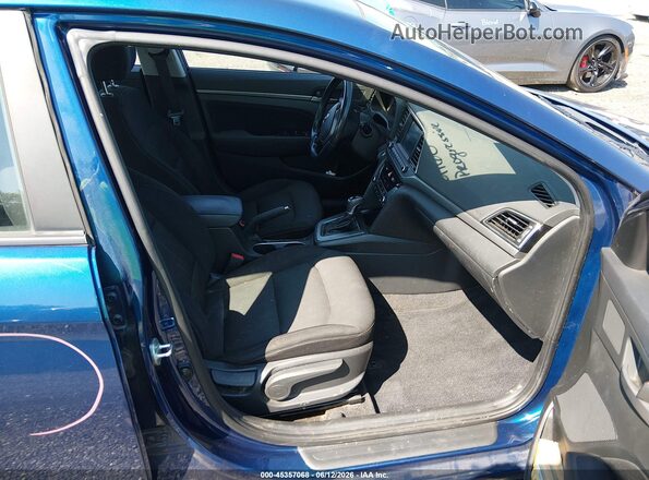 5NPD84LF7HH211440 2017 HYUNDAI ELANTRA Blue წინა სალონის ხედი