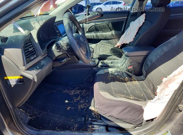5NPD84LF7JH243732 2018 HYUNDAI ELANTRA Серый Вид салона спереди