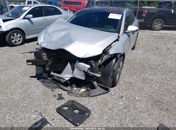 5NPD84LF7JH339599 2018 HYUNDAI ELANTRA Серебряный Вид спереди